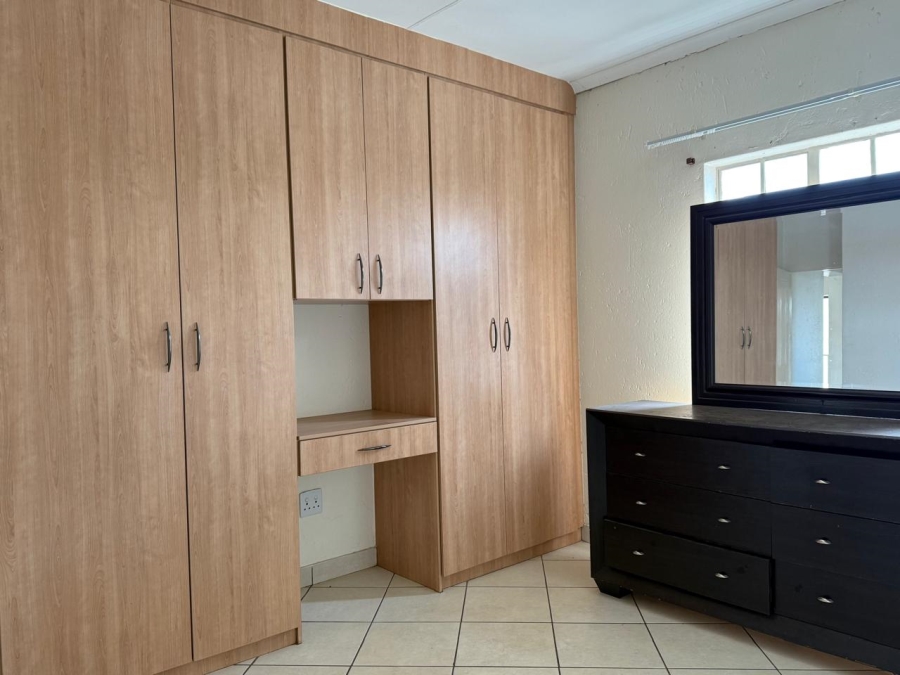 2 Bedroom Property for Sale in Waterval East North West